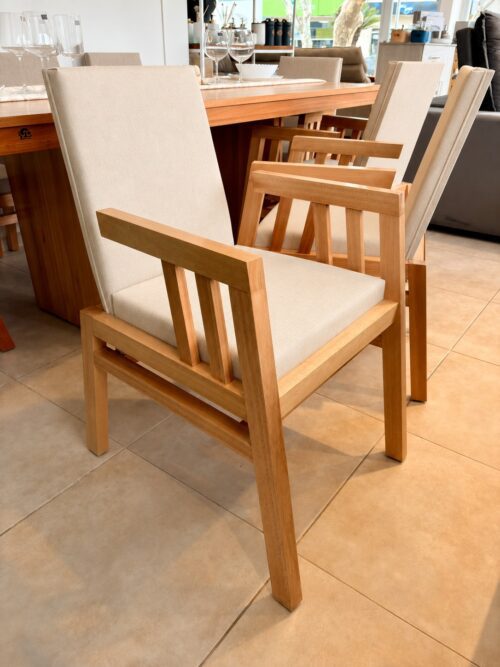 8 sillas color beige